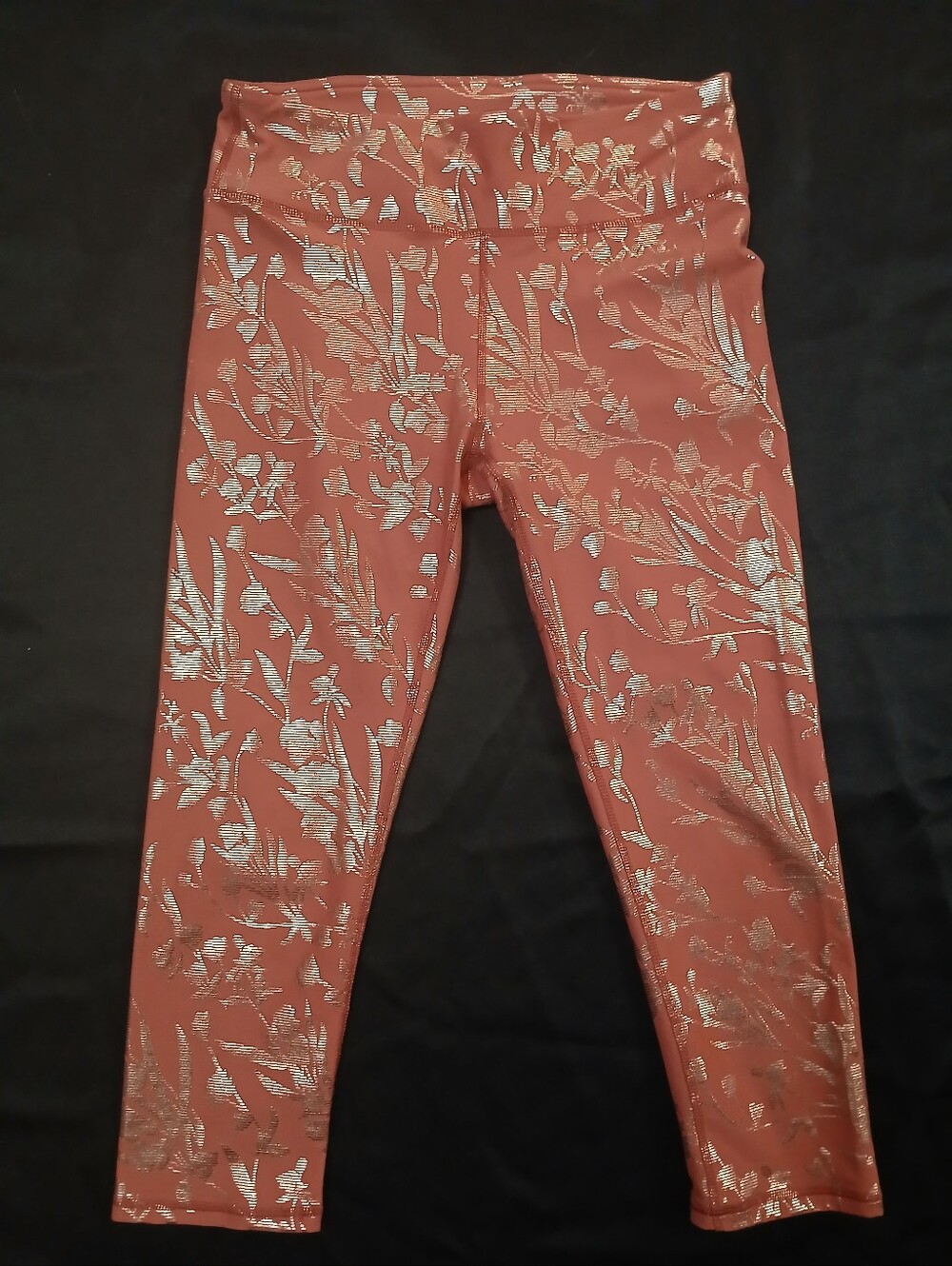 Fabletics Womens Define Powerhold Metallic Floral Capri Leggings